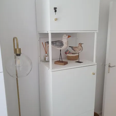 Le B - A 200 M De La *