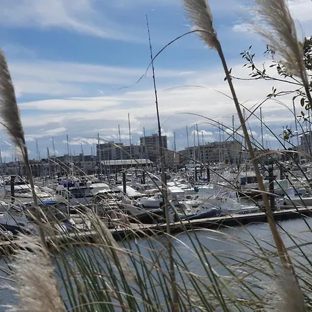 Le B - A 200 M De La * ארסשון