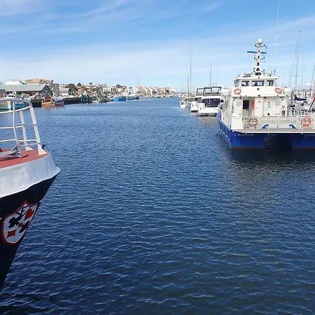 Le B - A 200 M De La * ארסשון