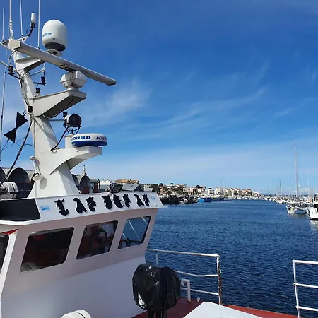 דירה Le B - A 200 M De La