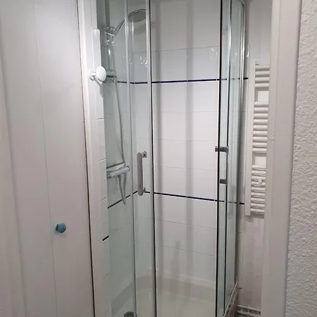 Le B - A 200 M De La * ארסשון