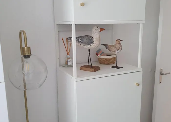 Le B - A 200 M De La *