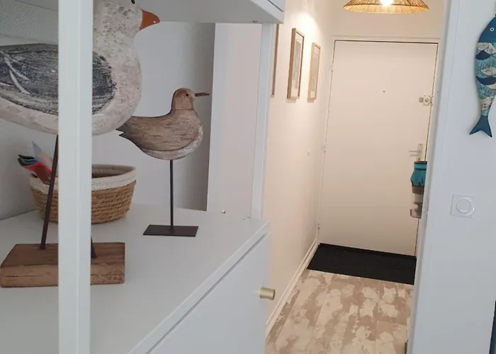 Le B - A 200 M De La Lejlighed *