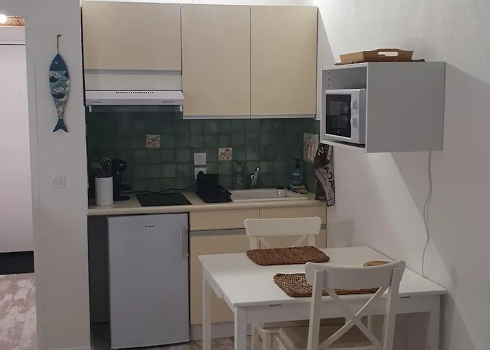 Le B - A 200 M De La